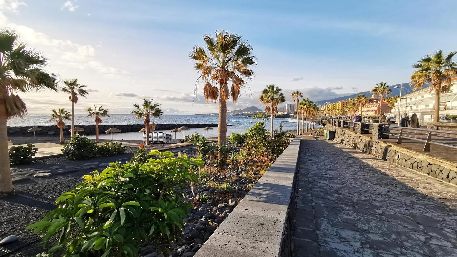 Home2Book Stunning Sea Front Caletillas, Pool Candelaria 0*,  İspanya