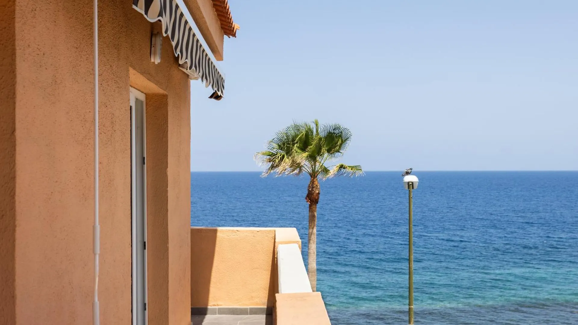 Home2Book Stunning Sea Front Caletillas, Pool Candelaria 0*,  İspanya