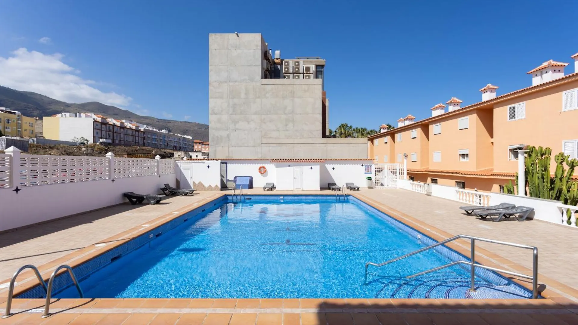 Home2Book Stunning Sea Front Caletillas, Pool Candelaria Daire